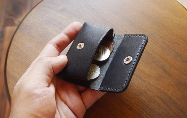 型紙無料 ポケットにすんなり入る四角いコインケースの作り方 レザークラフト